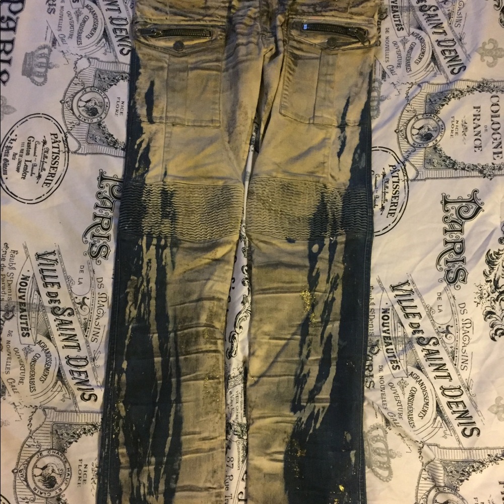Robin’s Jeans - Picture 5 of 7